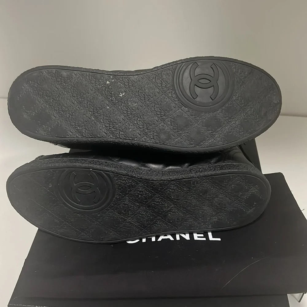 Authentic Chanel noir sneakers - Picture 3 of 6